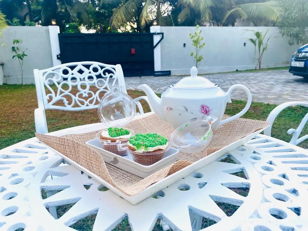 아파트 Twinstop Villa Minuwangoda