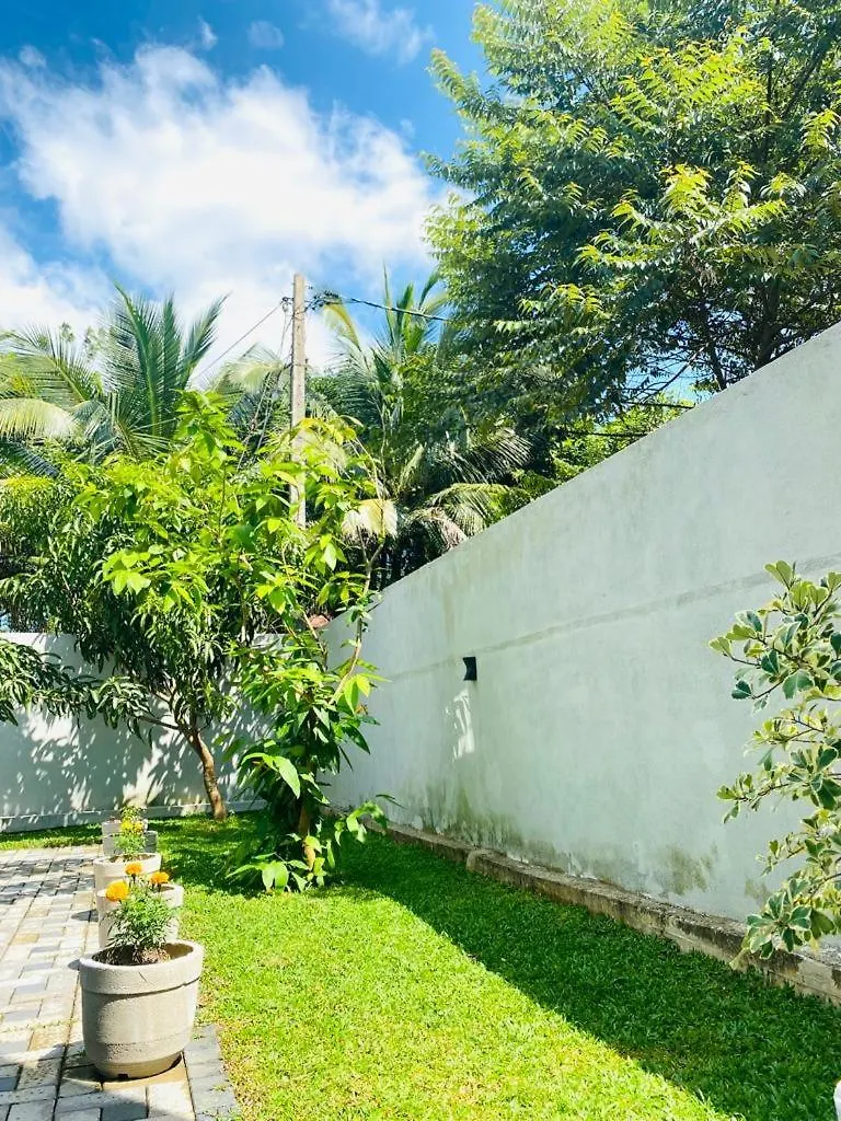 아파트 Twinstop Villa Minuwangoda 스리랑카